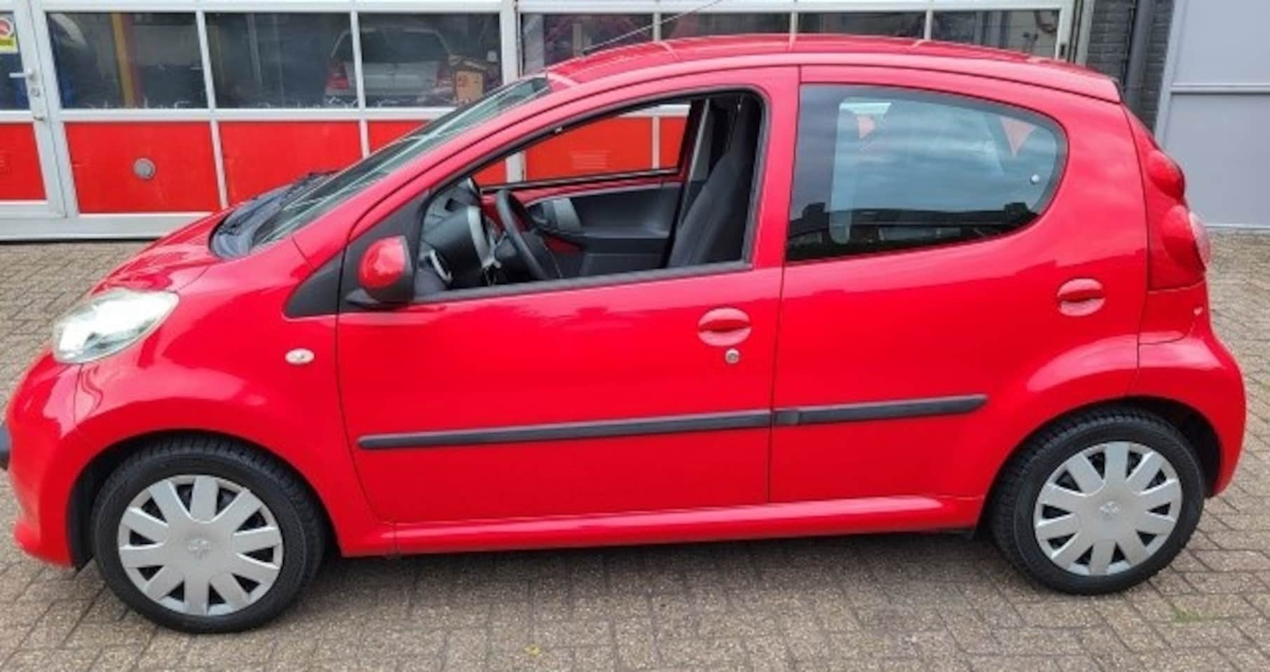 Peugeot 107 - 1.0-12V XS 1.0-12V XS - AutoWereld.nl