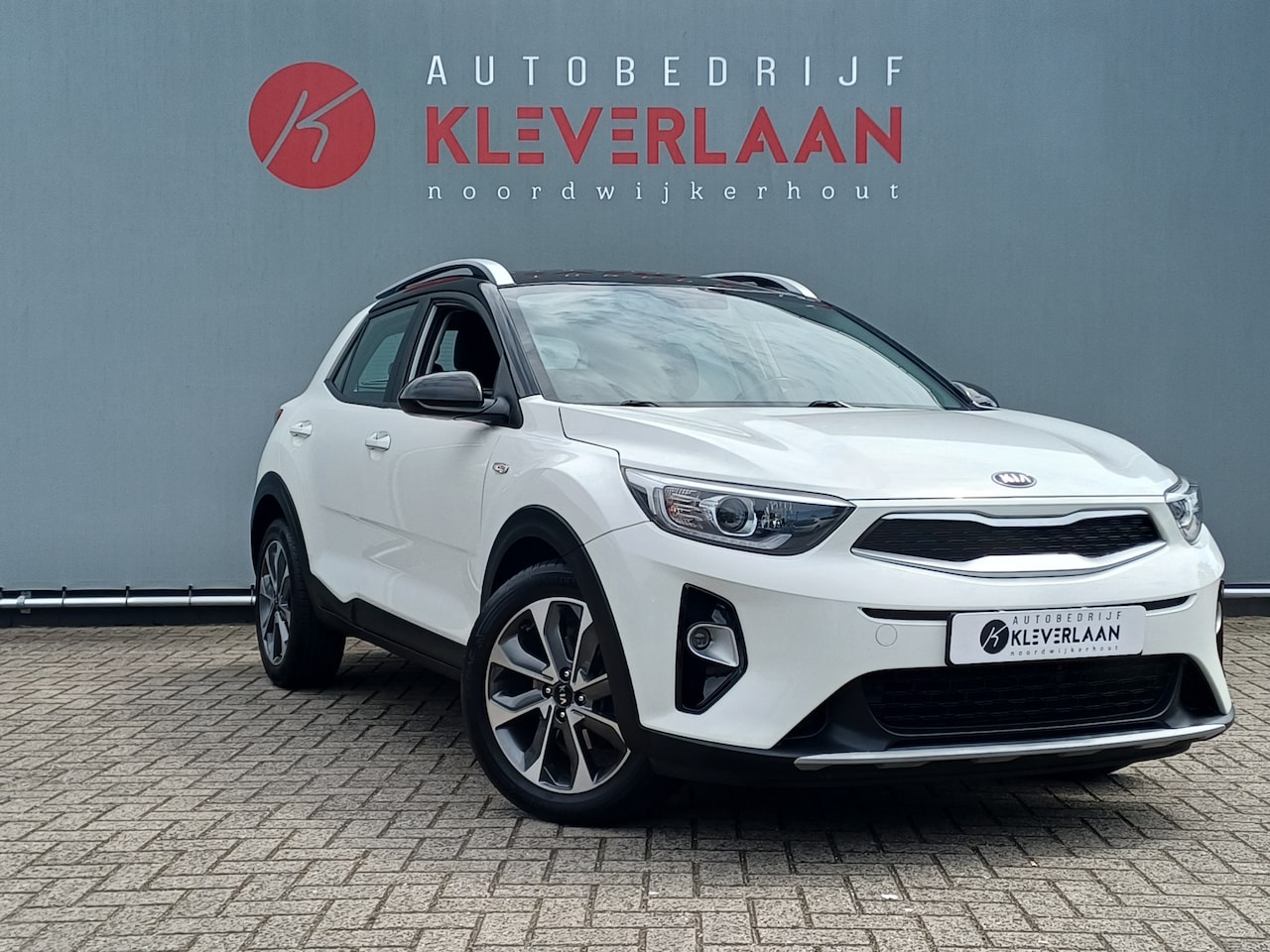 Kia Stonic - 1.0 T-GDi DynamicLine | CAMERA | NAVI | CRUISE | APPLE CARPLAY / ANDROID AUTO  Wij bieden - AutoWereld.nl