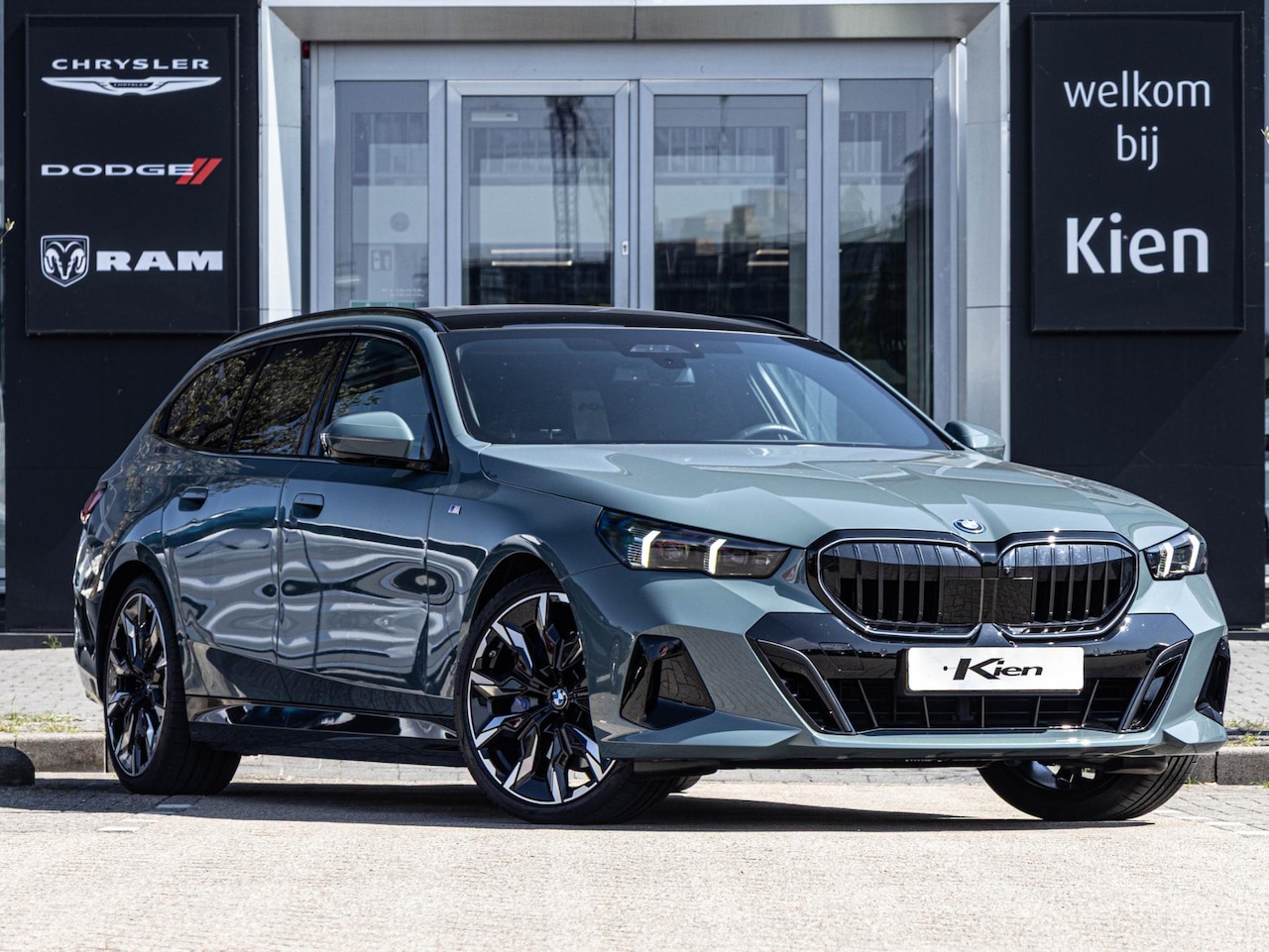 BMW 5-serie Touring - 550e xDrive 550e xDrive - AutoWereld.nl