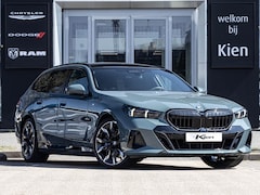 BMW 5-serie Touring - 550e xDrive | M-sportpakket | 21 Inch | ACC | leer