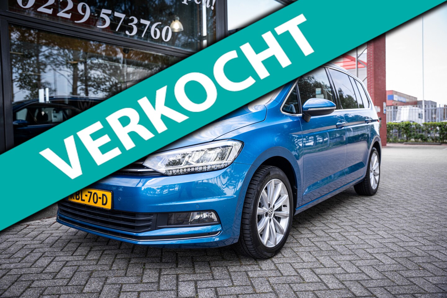 Volkswagen Touran - 1.4 TSI Highline | Automaat | Key-less | Navigatie | Parkeer hulp | LED | App-connect | - AutoWereld.nl