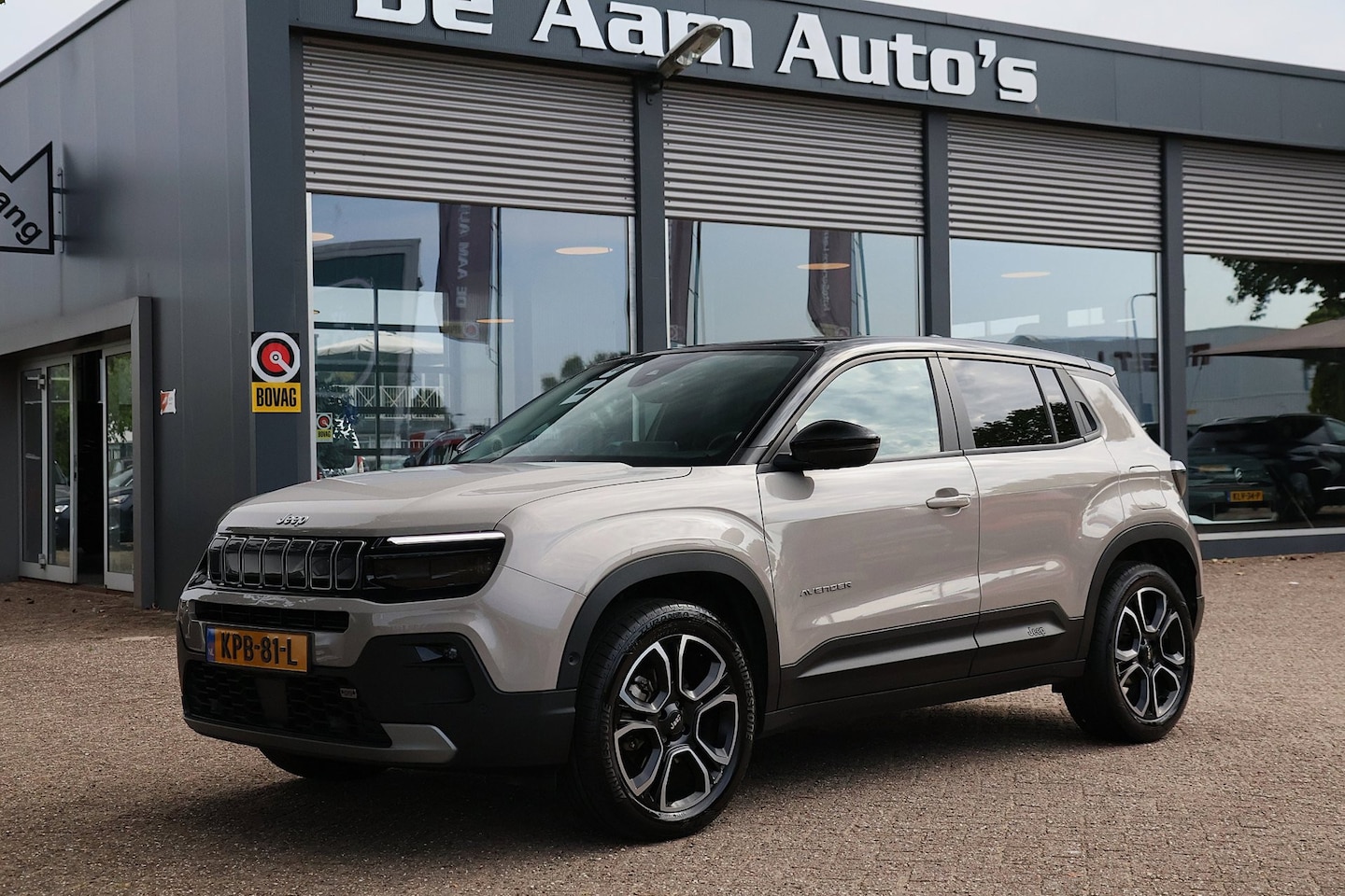 Jeep Avenger - 1.2 e-Hybrid Summit pano-leder-carplay navi-keyless - AutoWereld.nl