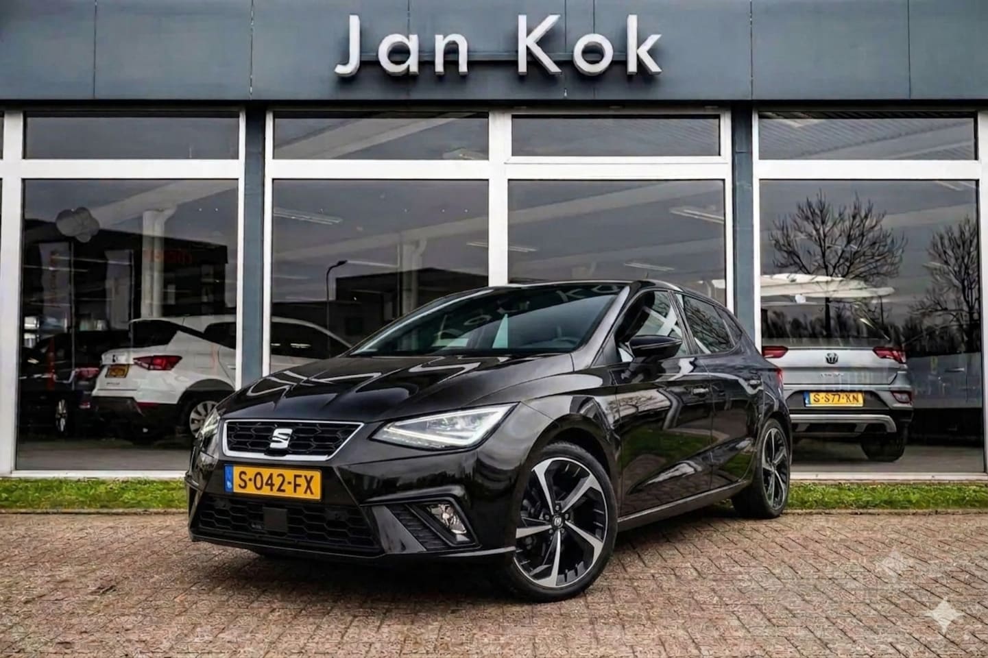 SEAT Ibiza - 1.0 TSi 115pk FR Business Intense | Beats | Alcantara | Camera - AutoWereld.nl