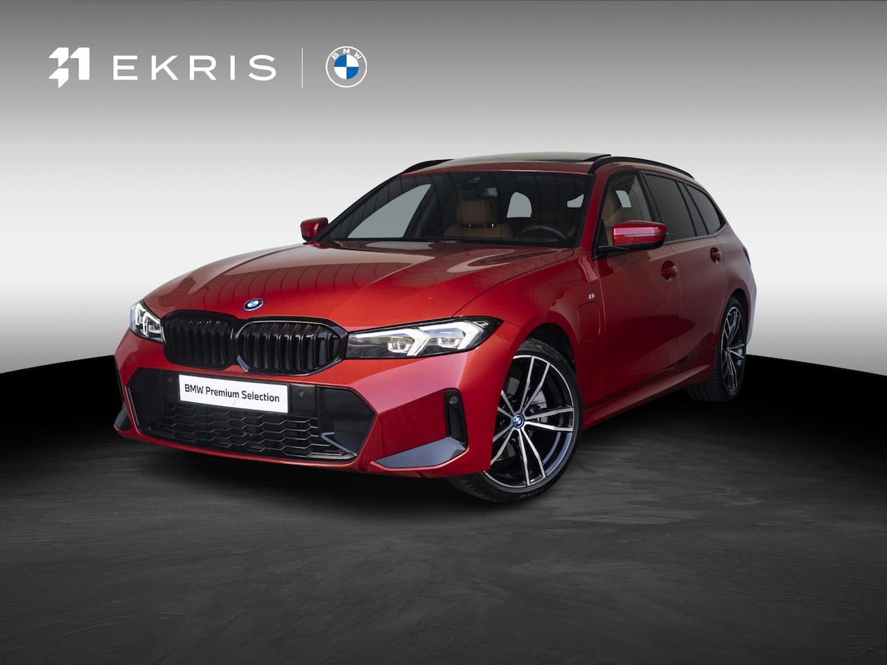 BMW 3-serie Touring - 330e | M Sportpakket | Travel Pack | Panoramadak | Stoelverwarming | Cruise Control | Trek - AutoWereld.nl