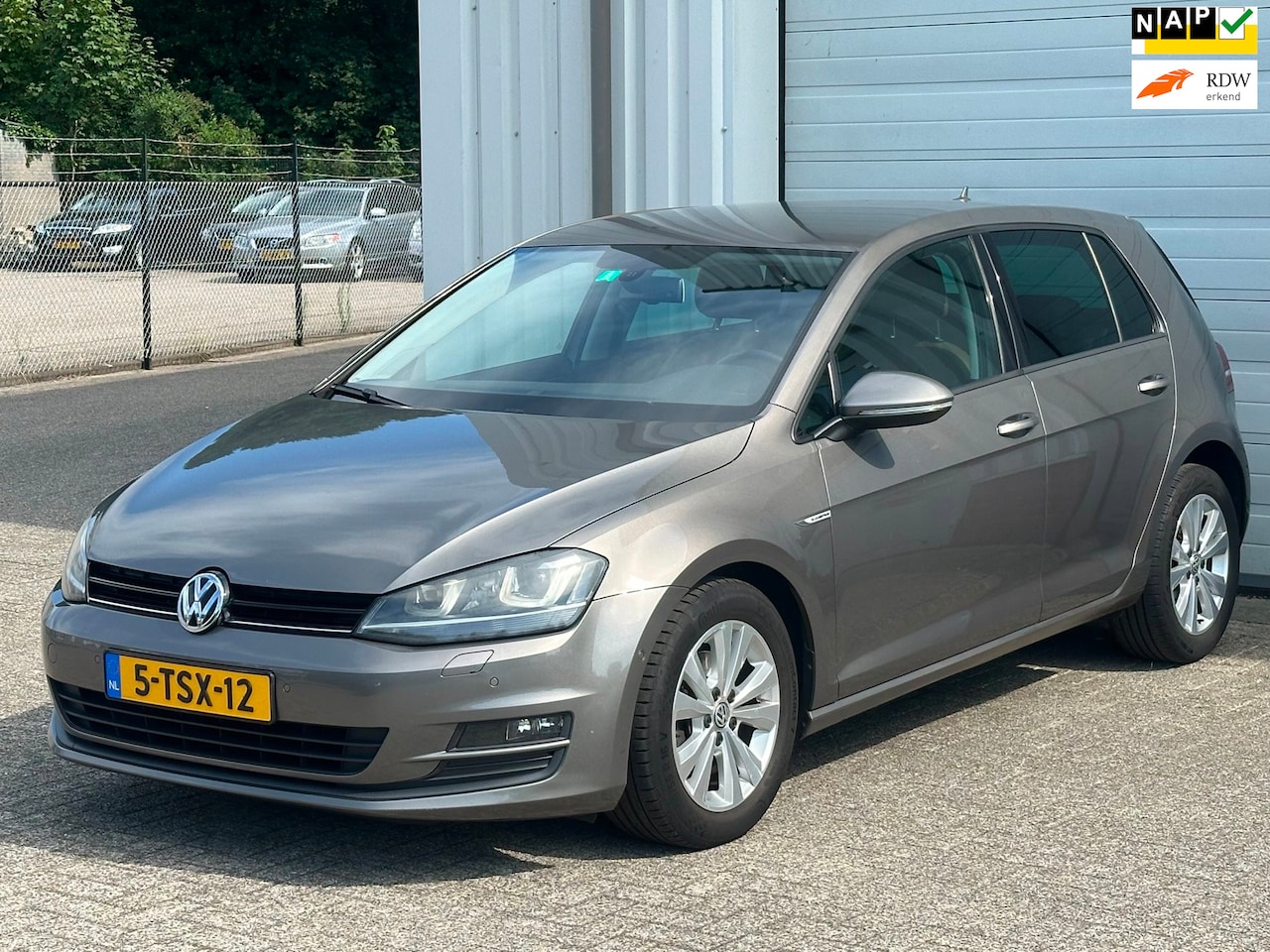 Volkswagen Golf - 1.6 TDI 110pk 5-Deurs, Xenon, Standkachel, Massage, Leder, NAP ! - AutoWereld.nl