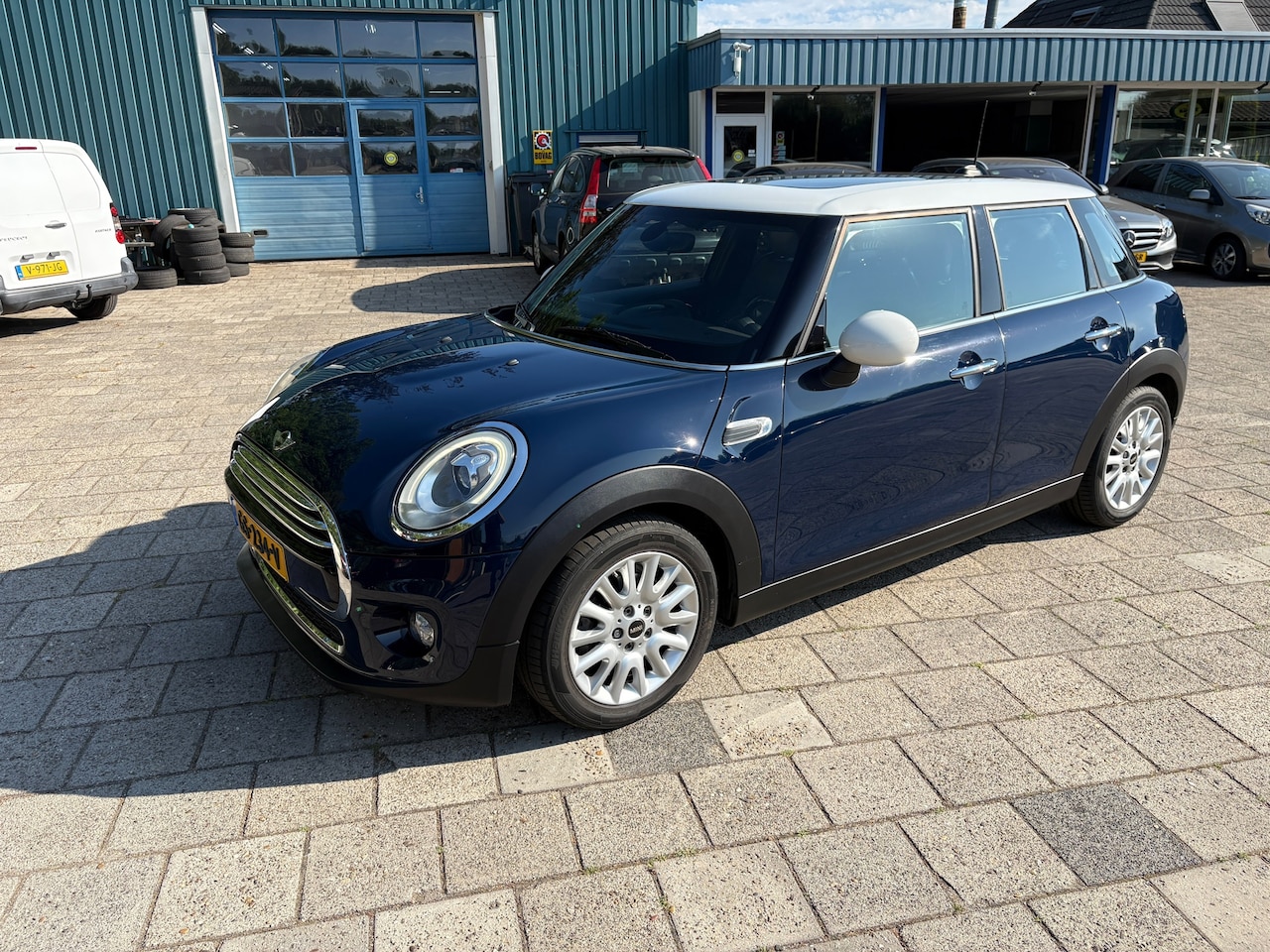 MINI 5-Deurs - 1.5 Cooper Chili Business - AutoWereld.nl
