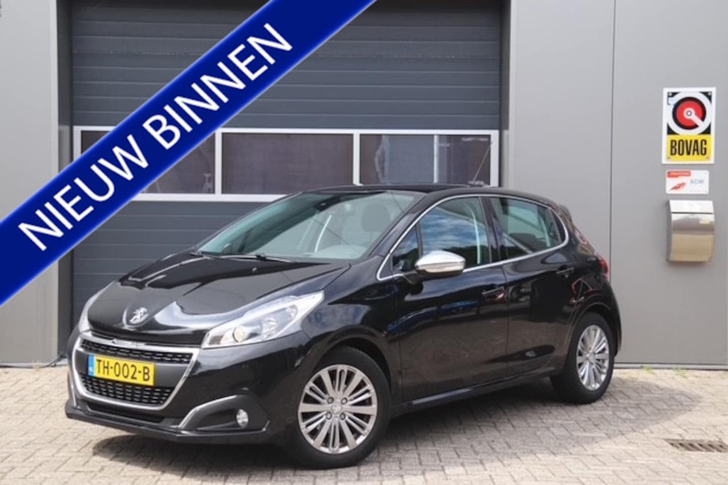 Peugeot 208 - 1.2 PureTech Allure 1.2 PureTech Allure, Carplay, Cruise, Navi, Parkeerhulp - AutoWereld.nl