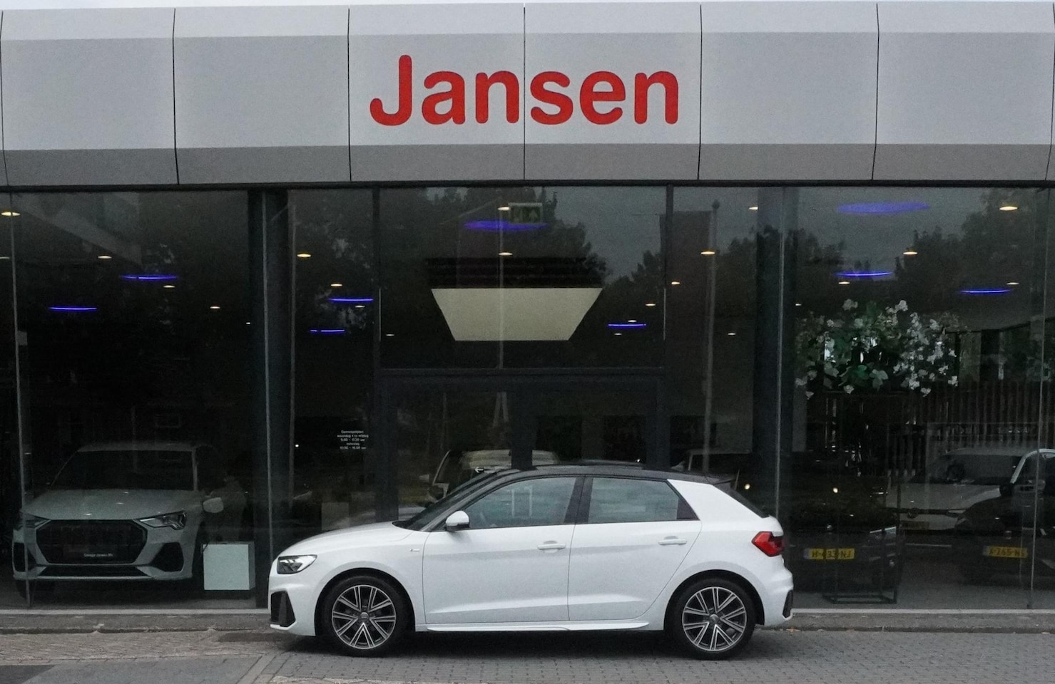 Audi A1 Sportback - 25 TFSI S Line Pro Line S | CARPLAY | CRUISE CTRL | NAVI | STOELVERW | LED | 17 INCH - AutoWereld.nl