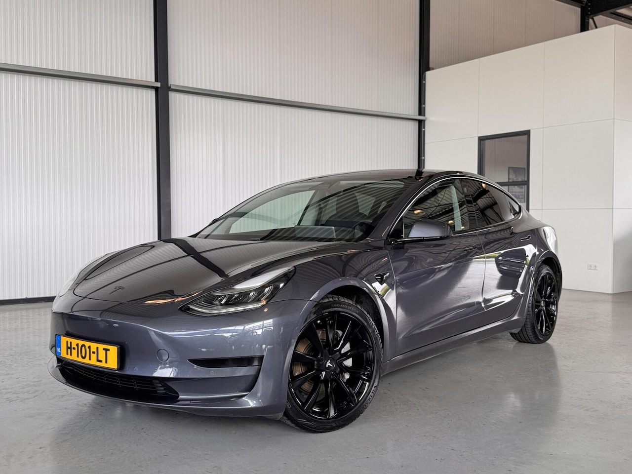 Tesla Model 3 - Standard RWD Plus 60 kWh|SoH 87,3%|Leer|Panodak|Autopilot| - AutoWereld.nl