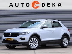 Volkswagen T-Roc - 1.5 TSI Style Automaat *Navigatie*Parkeersens.*Stoelverw