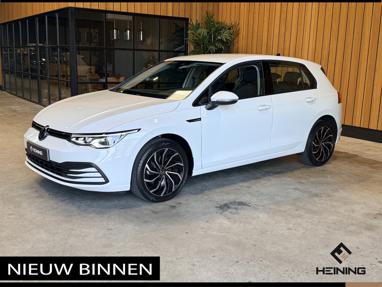 Volkswagen Golf - 1.5 TSI Life Navi. Apple-carplay. PDC. Adaptive-cruise, 82500 KM met NAP - AutoWereld.nl