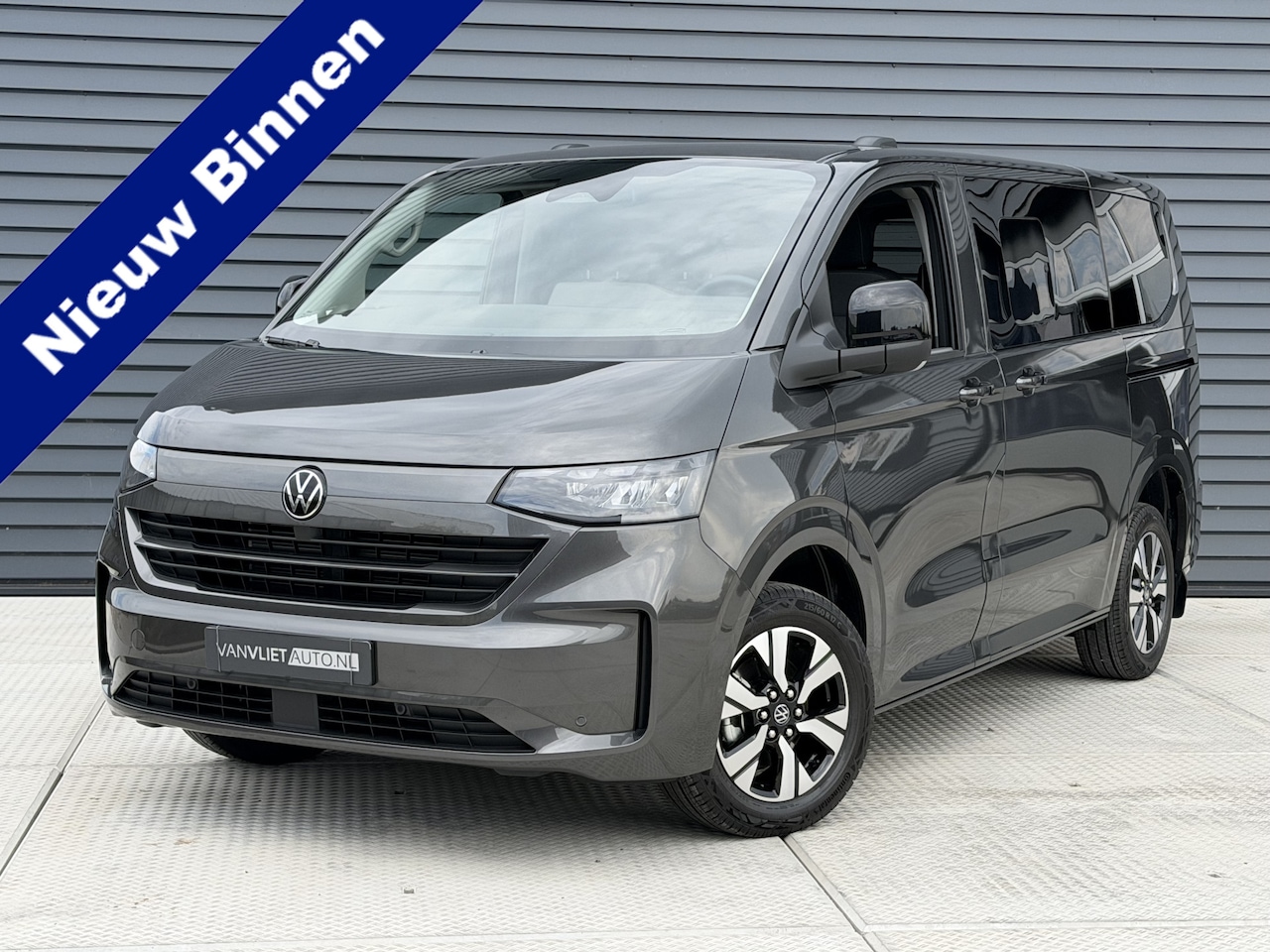 Volkswagen e-Transporter Caravelle - T7 32 L1H1 Life 71 kwh 218 PK 9 PRS - AutoWereld.nl