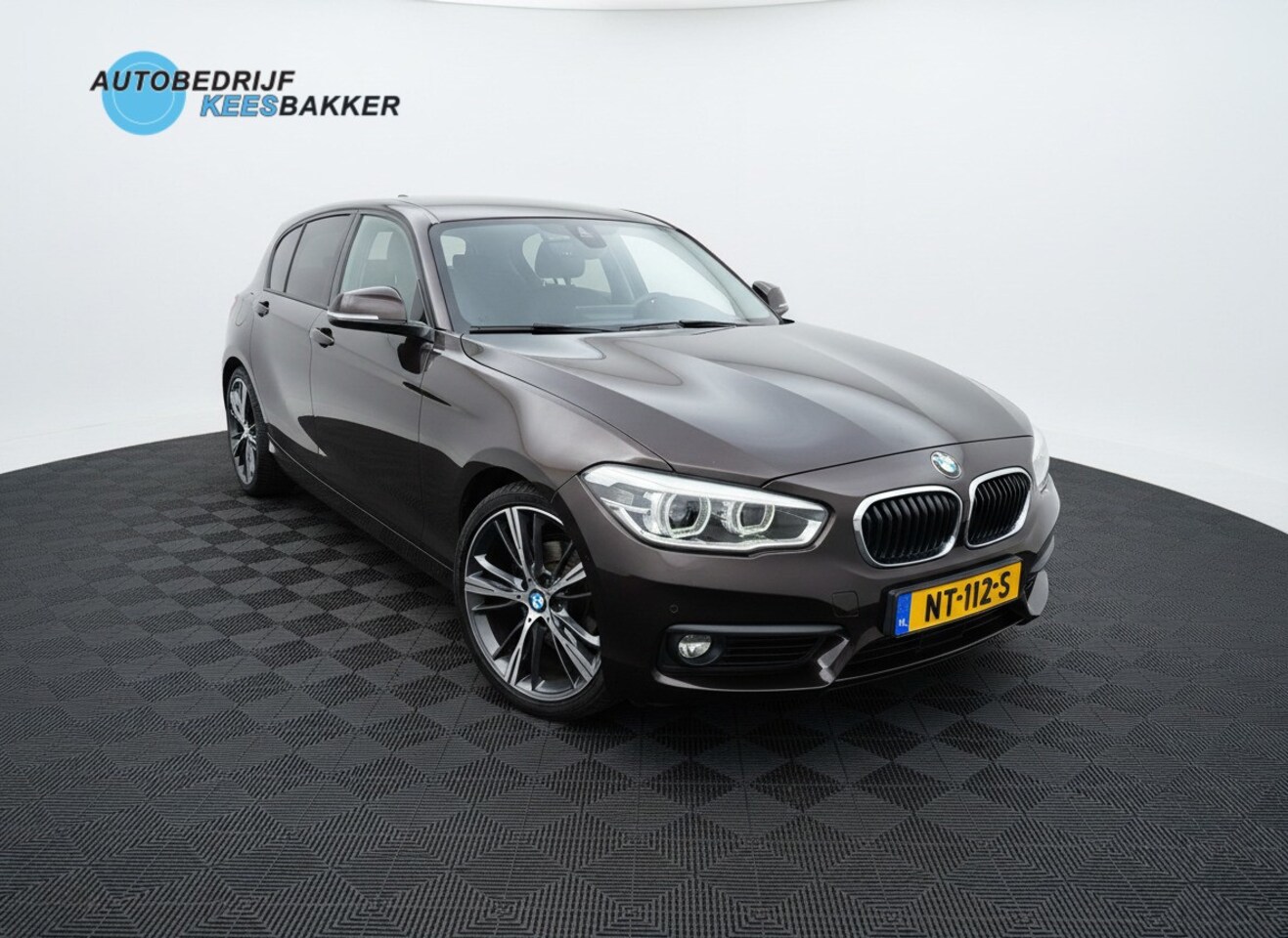 BMW 1-serie - | Leder | Navigatie | LED | 19" Lichtmetalen Velgen - AutoWereld.nl