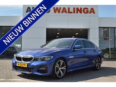 BMW 3-serie - 320i M Sport Pakket | Achteruitrijcamera | Carplay | Leer Alcan | Dealer onderhouden Nl Au