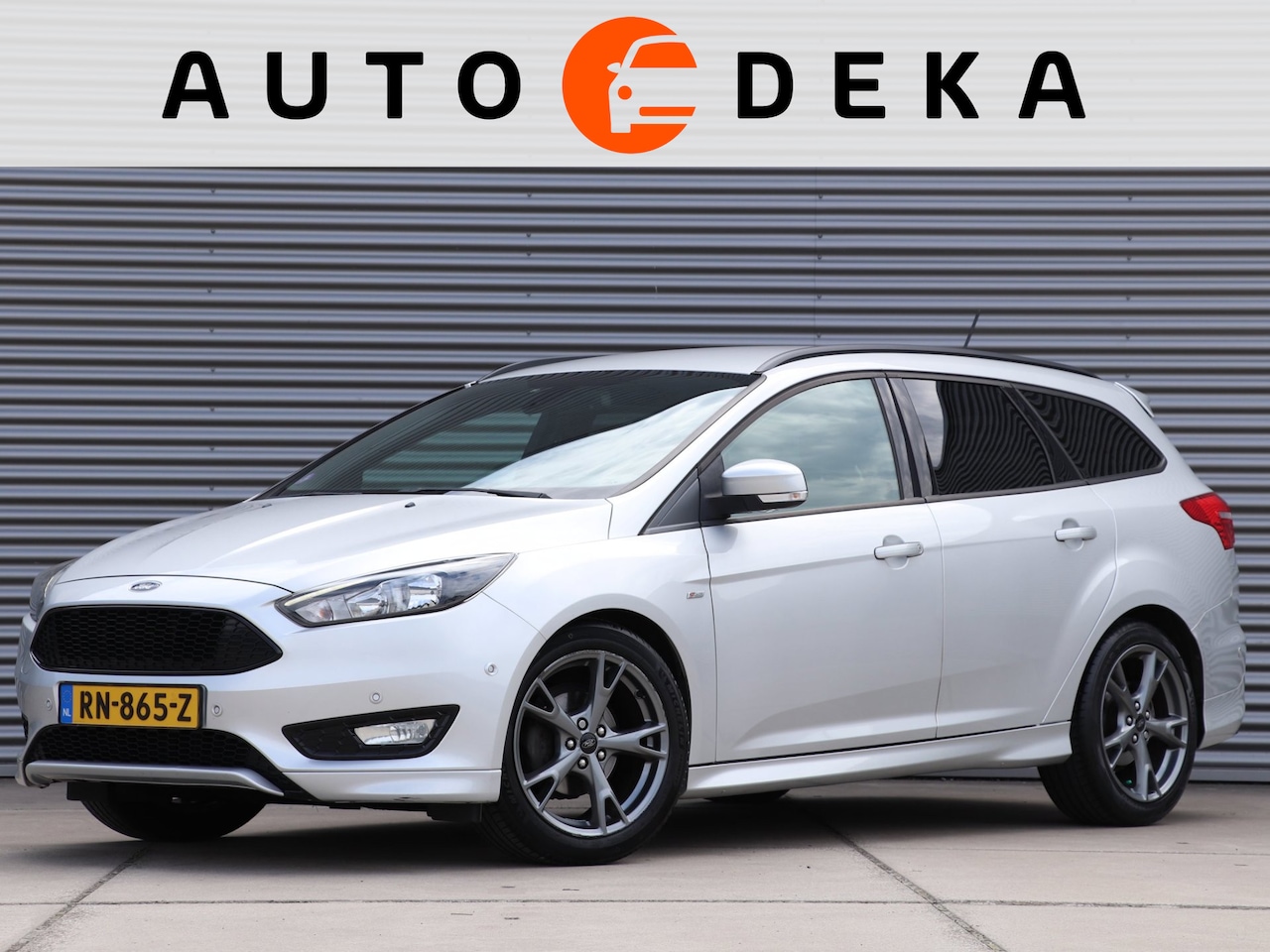 Ford Focus Wagon - 1.0 EcoBoost ST-Line *Navigatie*Parkeersens.* - AutoWereld.nl