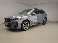 BMW X1 - sDrive18i | M-Sportpakket | LED | Leder | HUD | Panoramadak | Elektr. zetels | Stoelverwar