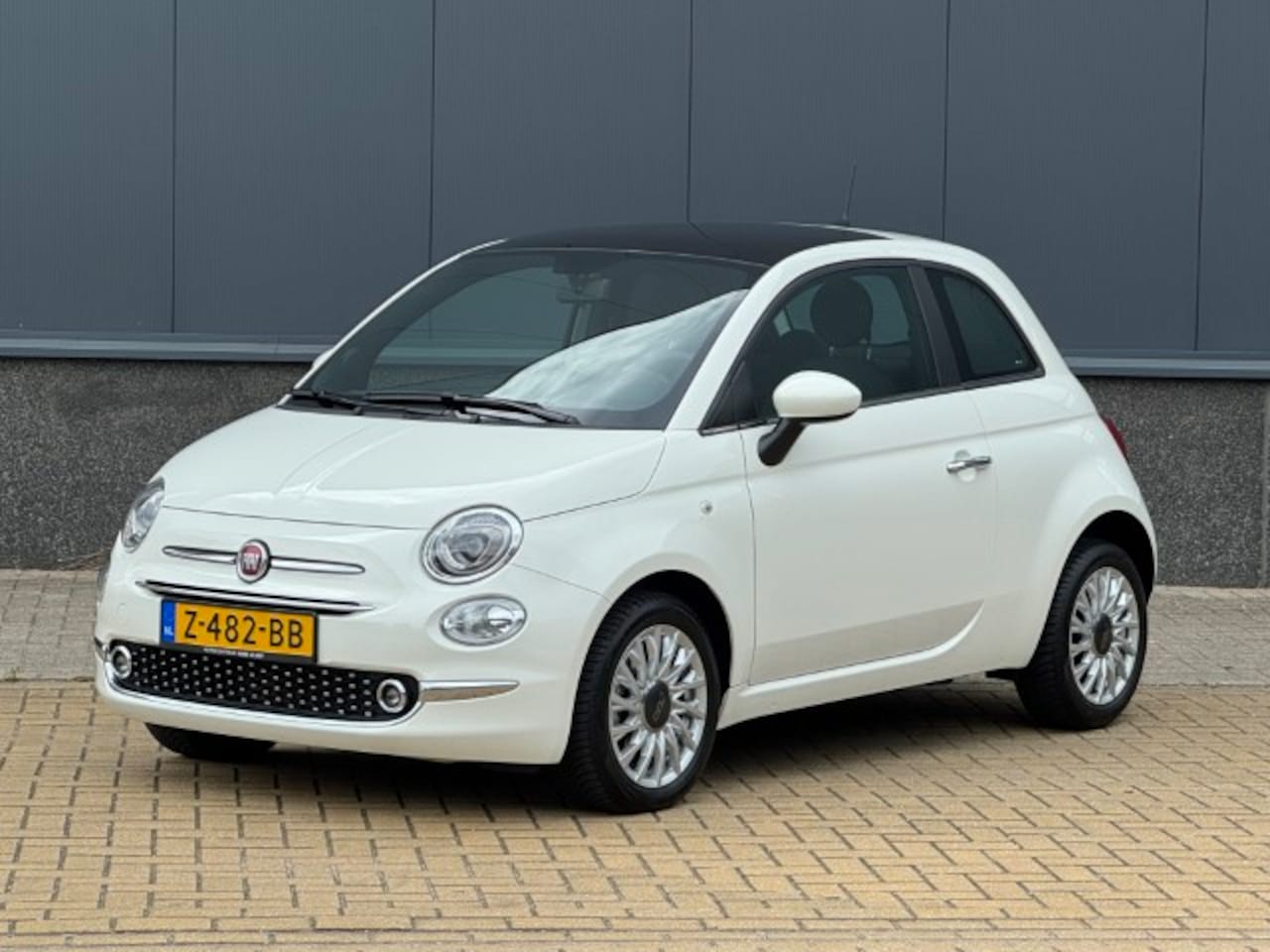 Fiat 500 - 1.0 Hybrid Dolcevita Panodak, LM velgen - AutoWereld.nl