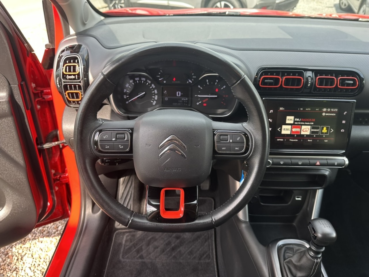 Citroën C3 Aircross - 1.2 110PK Feel Navigatie/Carplay/Trekhaak