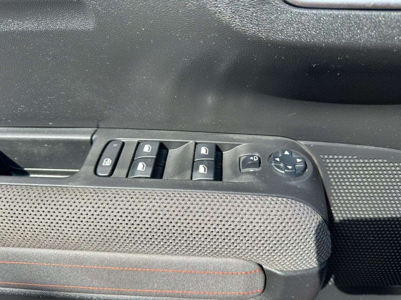 Citroën C3 Aircross - 1.2 110PK Feel Navigatie/Carplay/Trekhaak