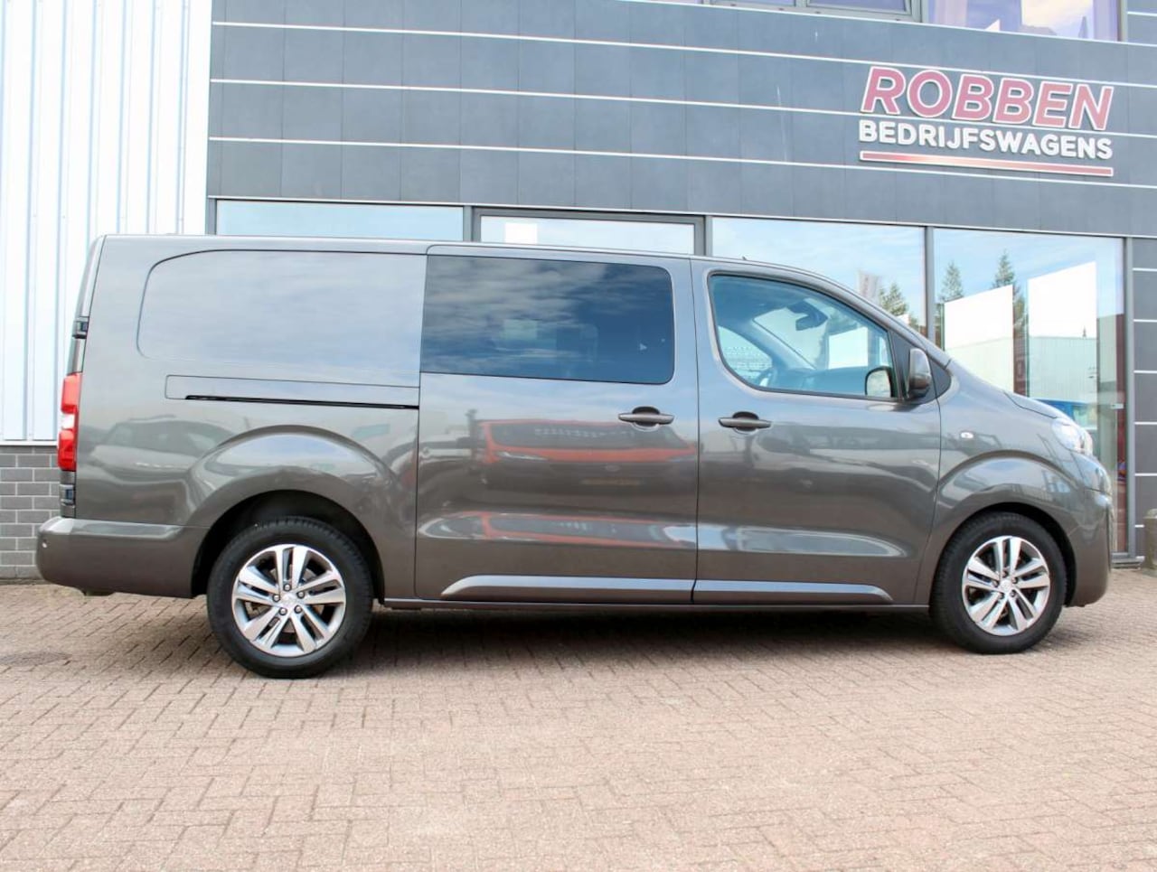 Peugeot Expert - 2.0 BlueHDI 180pk L3 Aut. Dubbele Cabine Airco/Cam/Trekhaak - AutoWereld.nl