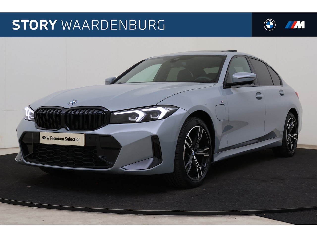 BMW 3-serie - 330e M Sport Automaat / Schuif-kanteldak / Trekhaak / Sportstoelen / Achteruitrijcamera / - AutoWereld.nl