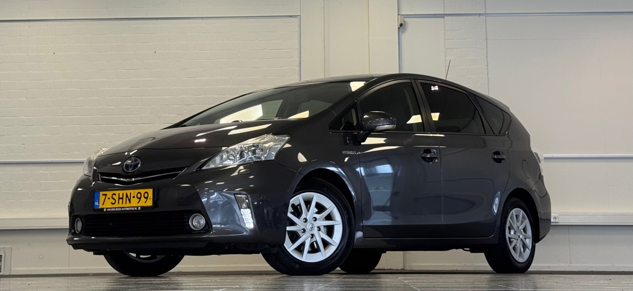 Toyota Prius Wagon - 1.8 Dynamic Business 7p 100% onderhouden 2e Eigenaar Pano Camera Navi Mooi! - AutoWereld.nl