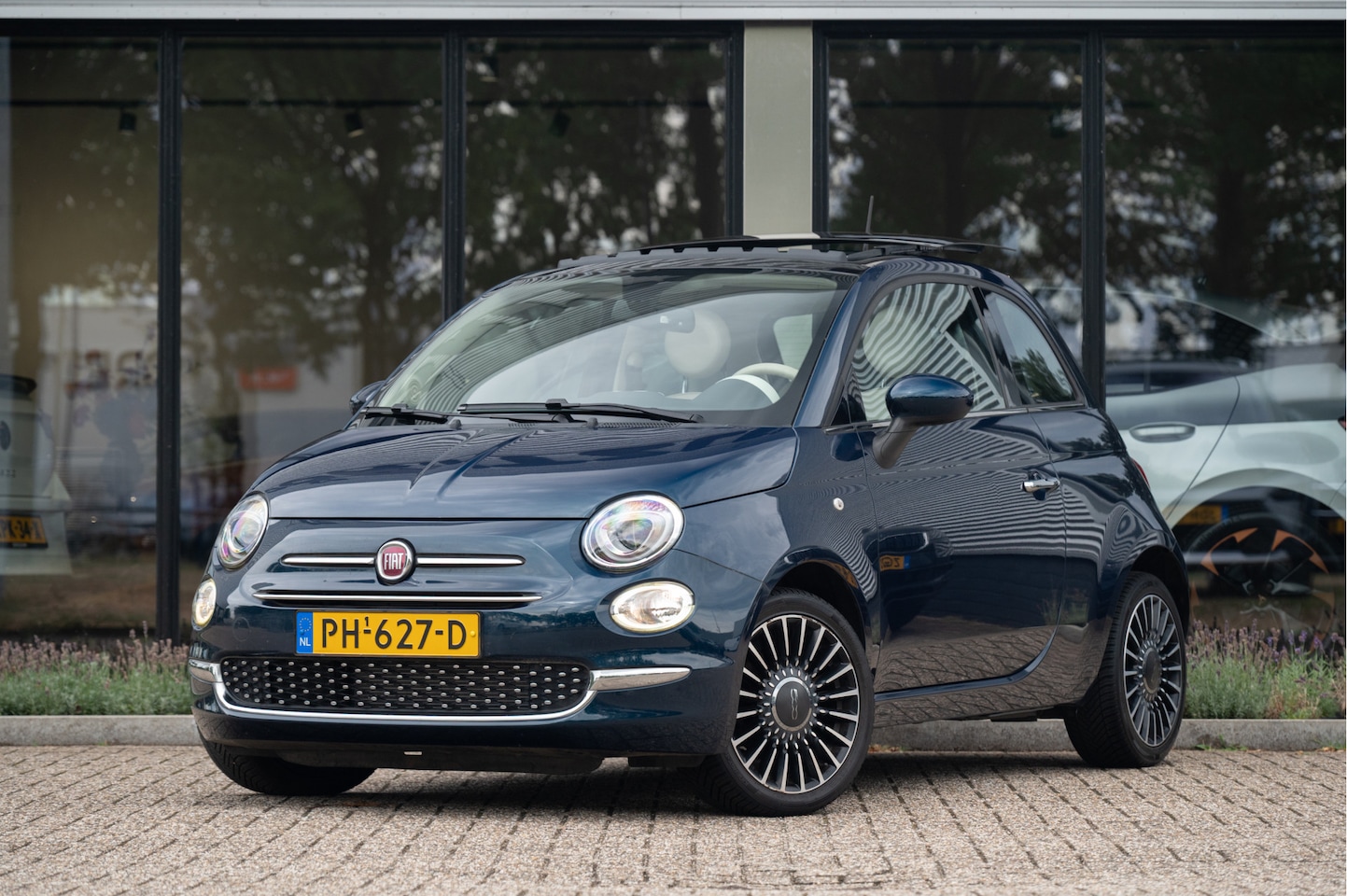 Fiat 500 - 1.2 Lounge | Pano-schuif/kantel | Navi | PDC | Clima | Cruise | 4season | - AutoWereld.nl