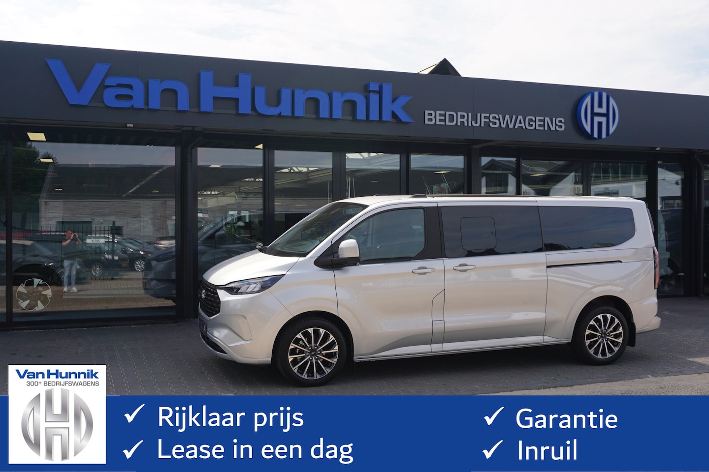 Ford Transit Custom Tourneo - 340L 2.5 PHEV 233PK Titanium X PRIJS INCL. BPM Leder, 19" LM, B&O, Pano, Elec. Schuifdeur, - AutoWereld.nl
