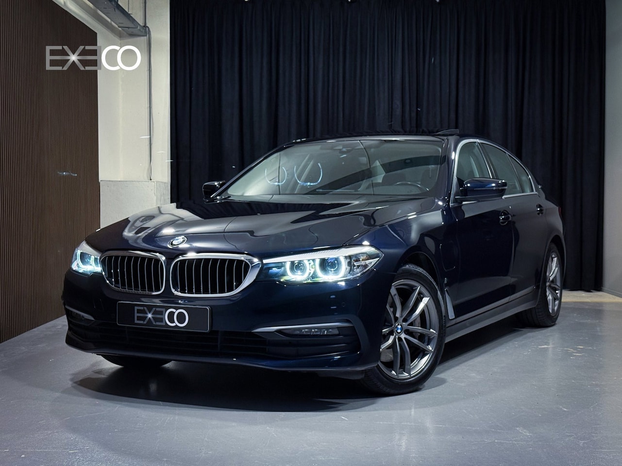 BMW 5-serie - 530e iPerformance |18" M Sport|Open dak|Digital Cockpit|Comfortstoelen|Sfeerverlichting - AutoWereld.nl
