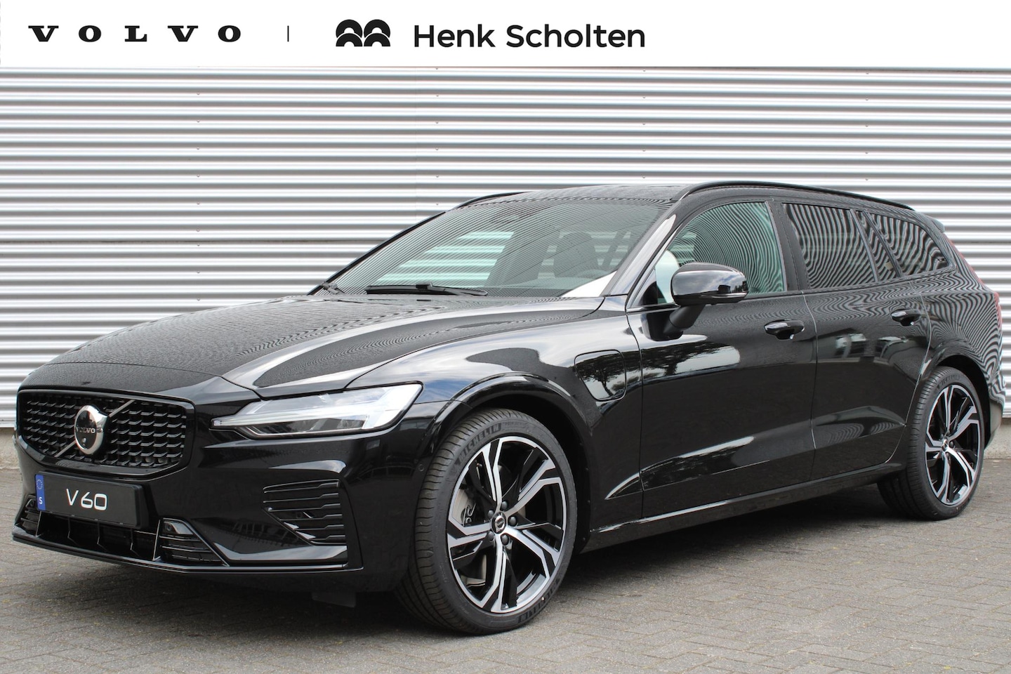 Volvo V60 - 2.0 T6 Plug-in hybrid AWD Plus Dark | Head-up Display | Panoramadak | Visual Park Assist i - AutoWereld.nl