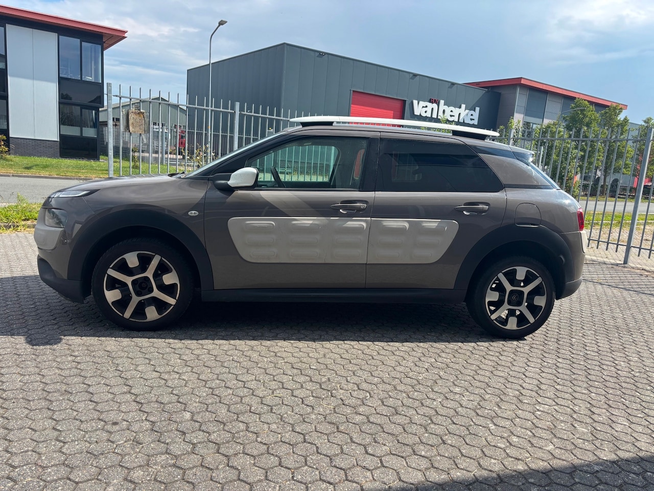 Citroën C4 Cactus - 1.2 VTi Shine 1.2 VTi Shine - AutoWereld.nl