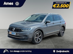 Volkswagen Tiguan - 1.4 245pk TSI eHybrid Life Business Parkeersensoren vóór en achter | Adaptive Cruise Contr