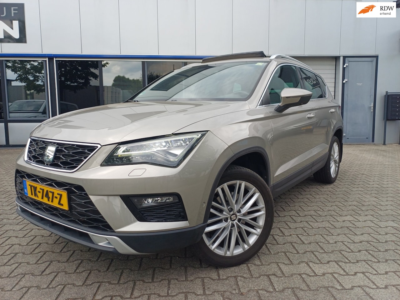 SEAT Ateca - 1.4 EcoTSI Xcellence NAVI/CAMERA/PANO/CRUISE/LED - AutoWereld.nl