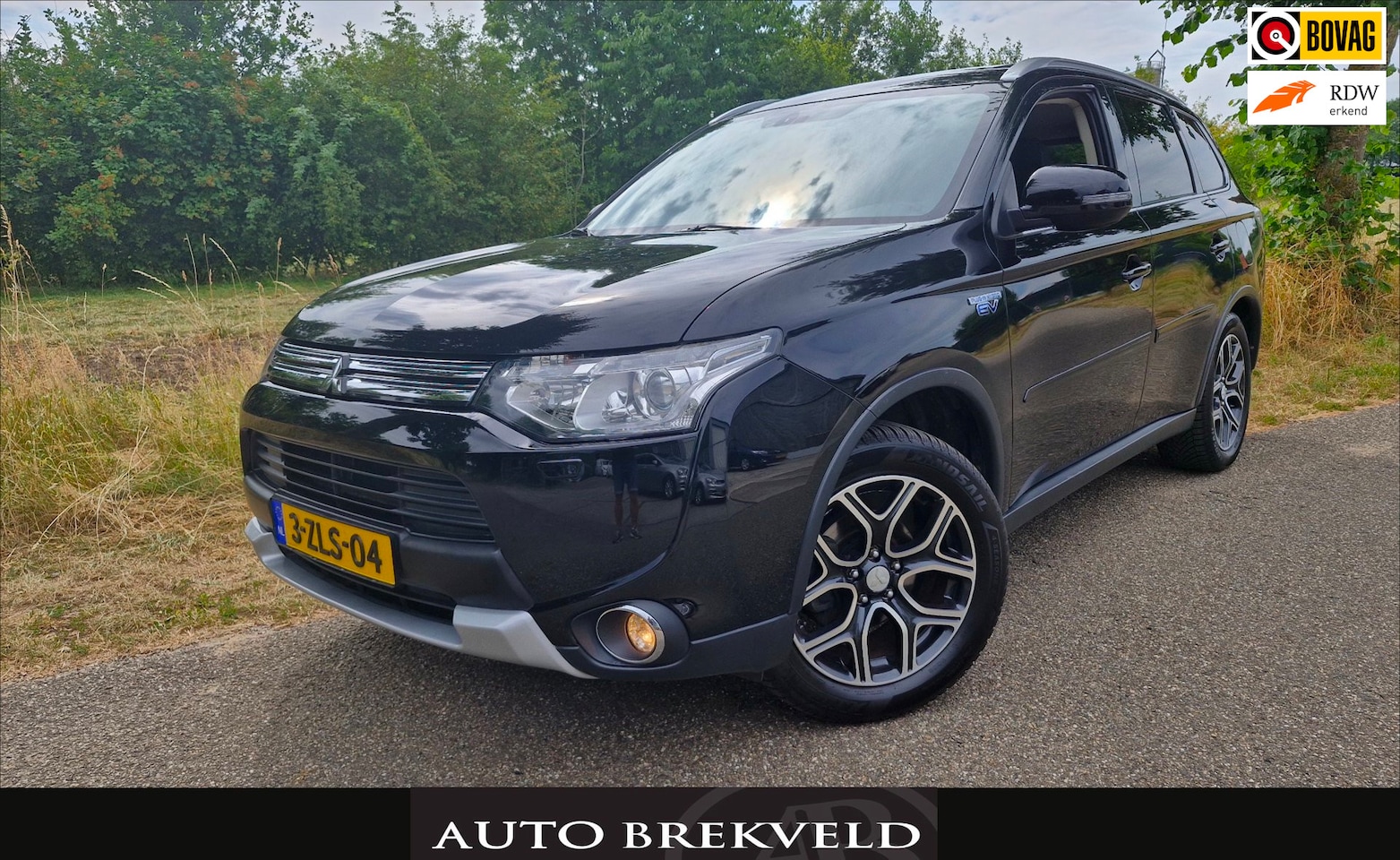 Mitsubishi Outlander - 2.0 PHEV Instyle X-Line 121PK | Rijklaar | Clima | Cruise | Leder | Schuifdak | Keyless | - AutoWereld.nl