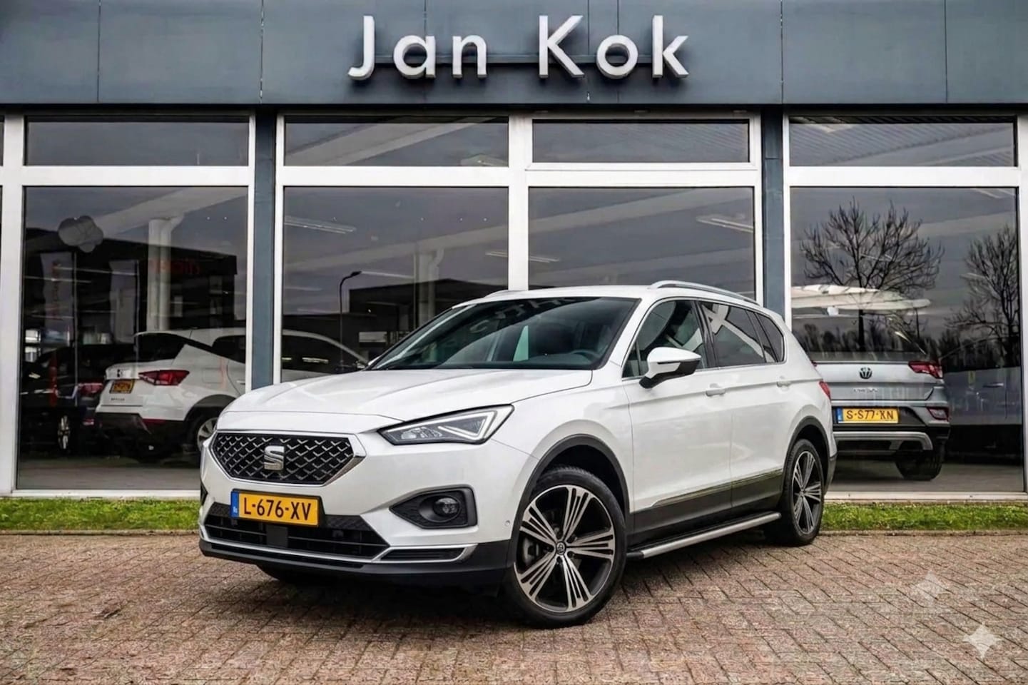 SEAT Tarraco - 1.5 TSi 150pk Xcellence Business 7p. | Elkr. Trekhaak | Panoramadak | 360° Camera - AutoWereld.nl