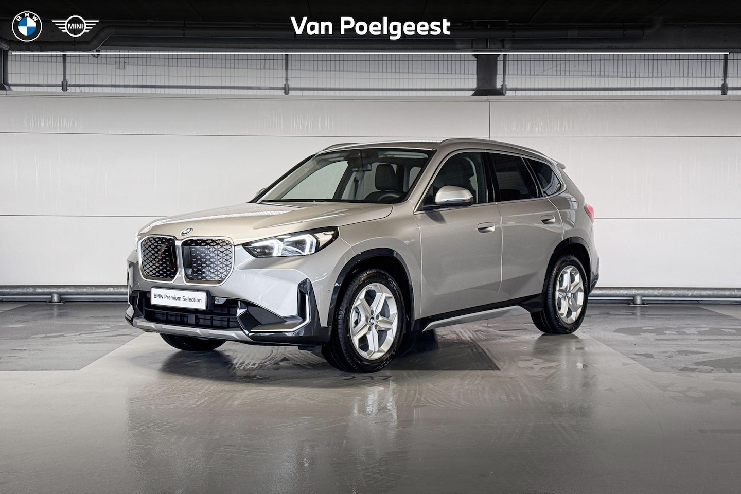 BMW iX1 - eDrive20 Pure Edition 67 kWh | xLine | Premium Pack | Trekhaak - AutoWereld.nl