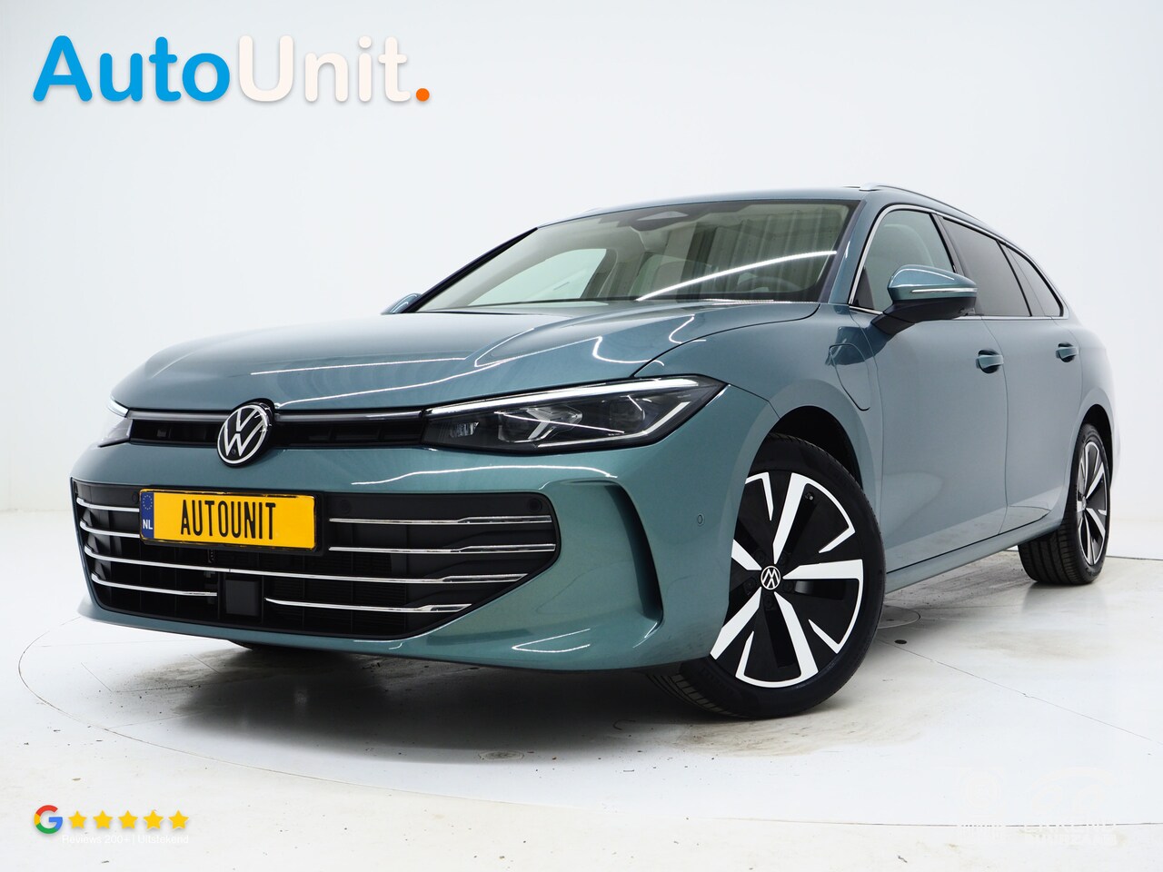 Volkswagen Passat Variant - 1.5 eHybrid Elegance | Panoramadak | Leder/Alcantara | Massage | Trekhaak | HUD | Keyless - AutoWereld.nl