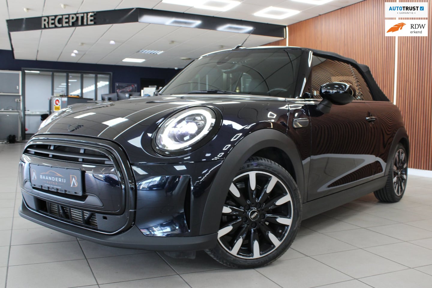 MINI Cabrio - Mini 1.5 Cooper Automaat | Airco | Cruise control |Carplay | Navi | Parkeersensoren | Keyl - AutoWereld.nl
