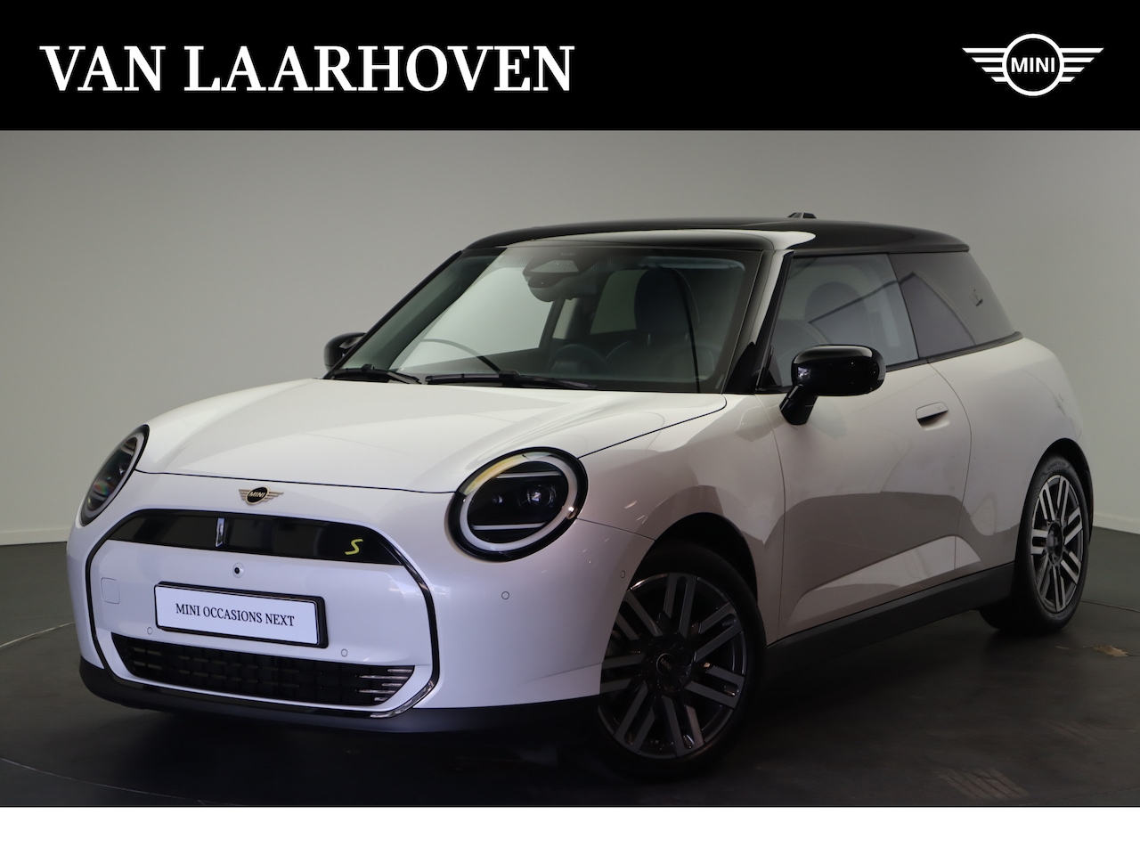 MINI Electric - Hatchback Cooper SE / Classic / Pakket XL / 17 inch Parallel Spoke 2-tone - AutoWereld.nl