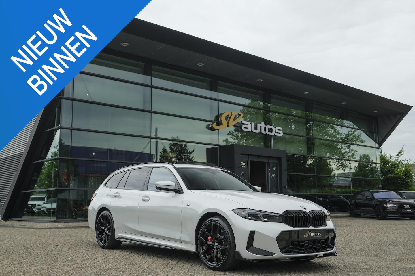 BMW 3-serie Touring - 330e xDrive M-sport M3 stoelen Panoramadak *SOH 98%* Memory *BTW* Black pack NLauto 19" LM - AutoWereld.nl