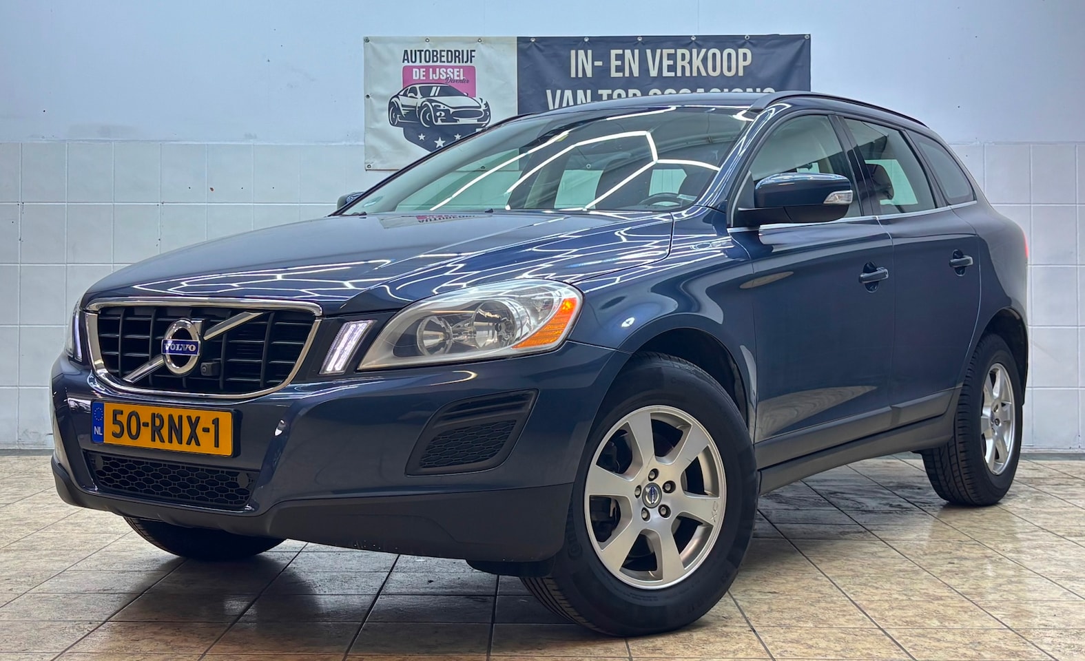 Volvo XC60 - 2.0 T5 Momentum/ 1STE EIGENAAR / Dealer O.H - AutoWereld.nl