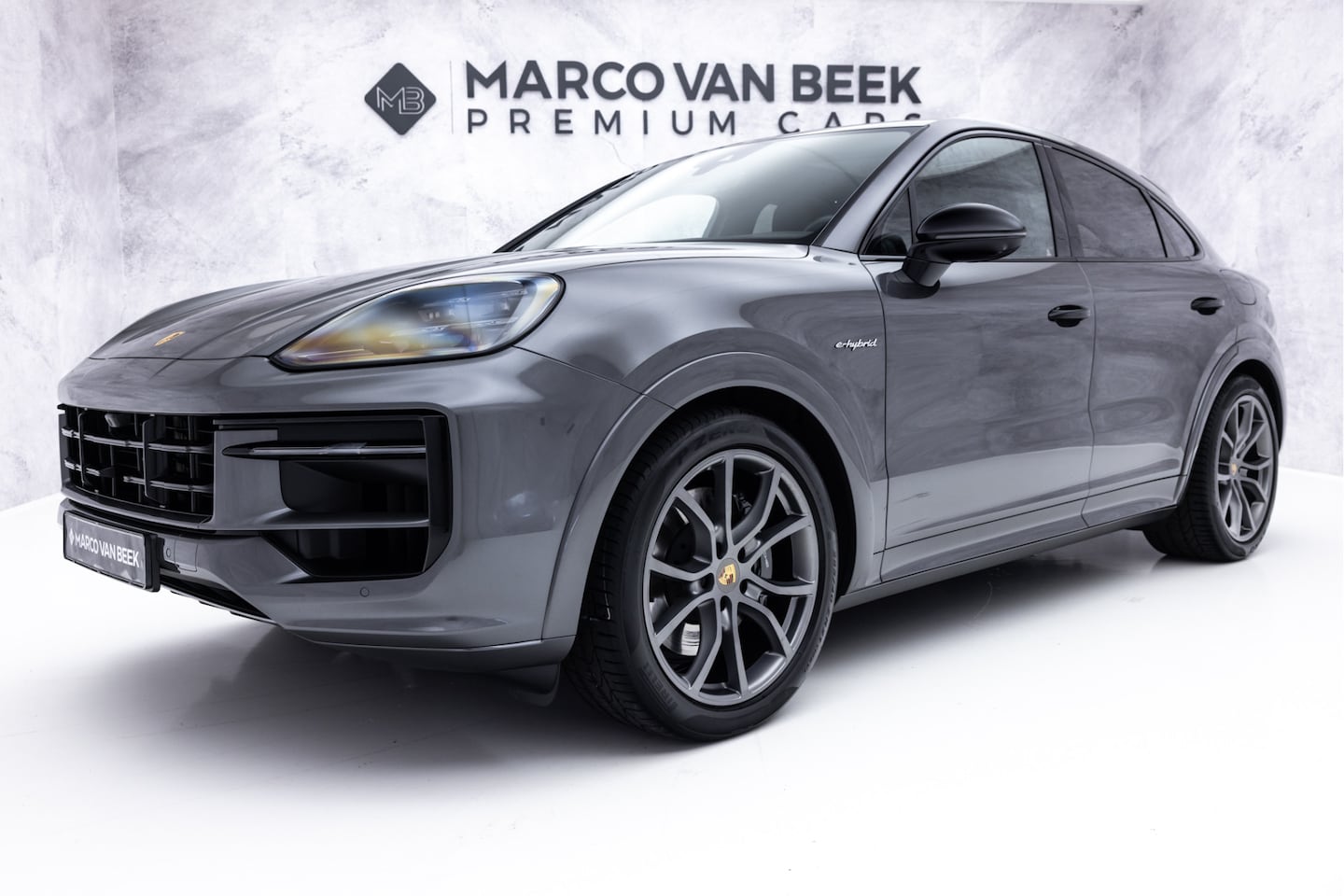 Porsche Cayenne Coupé - 3.0 E-Hybrid | SportDesign | Pano | Stoelventilatie | Head-Up | Luchtvering - AutoWereld.nl