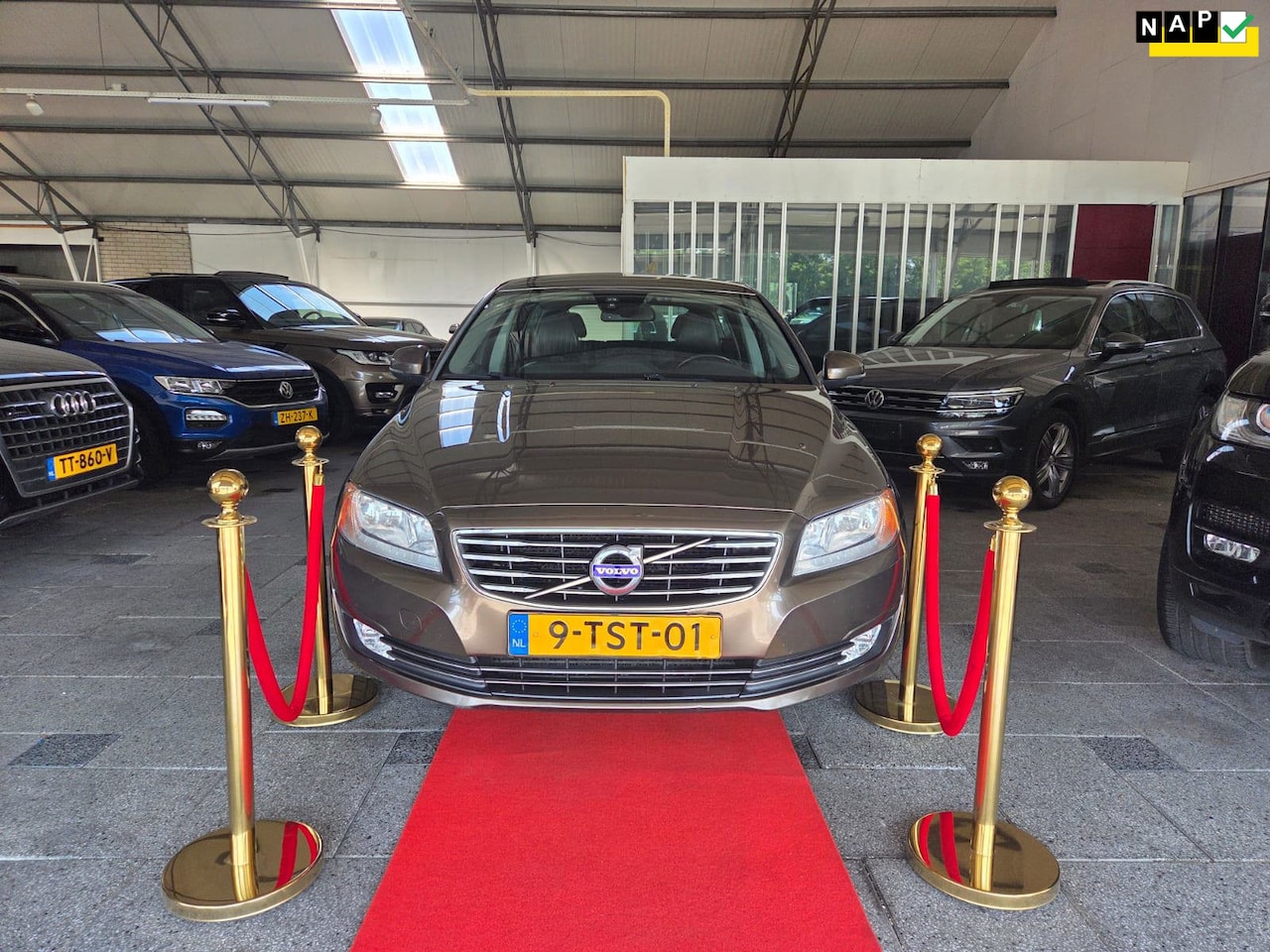 Volvo V70 - 2.0 D4 NORDIC+ FACELIFT MODEL !! - AutoWereld.nl