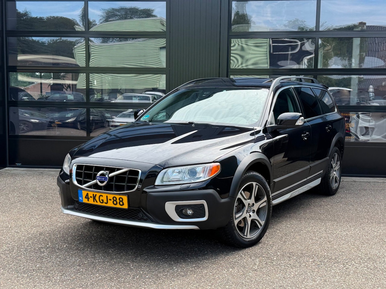 Volvo XC70 - 2.0 D4 FWD Momentum Navi Camera Schuifdak Xenon - AutoWereld.nl