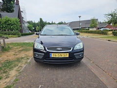 Ford Focus Wagon - 1.6-16V Titanium