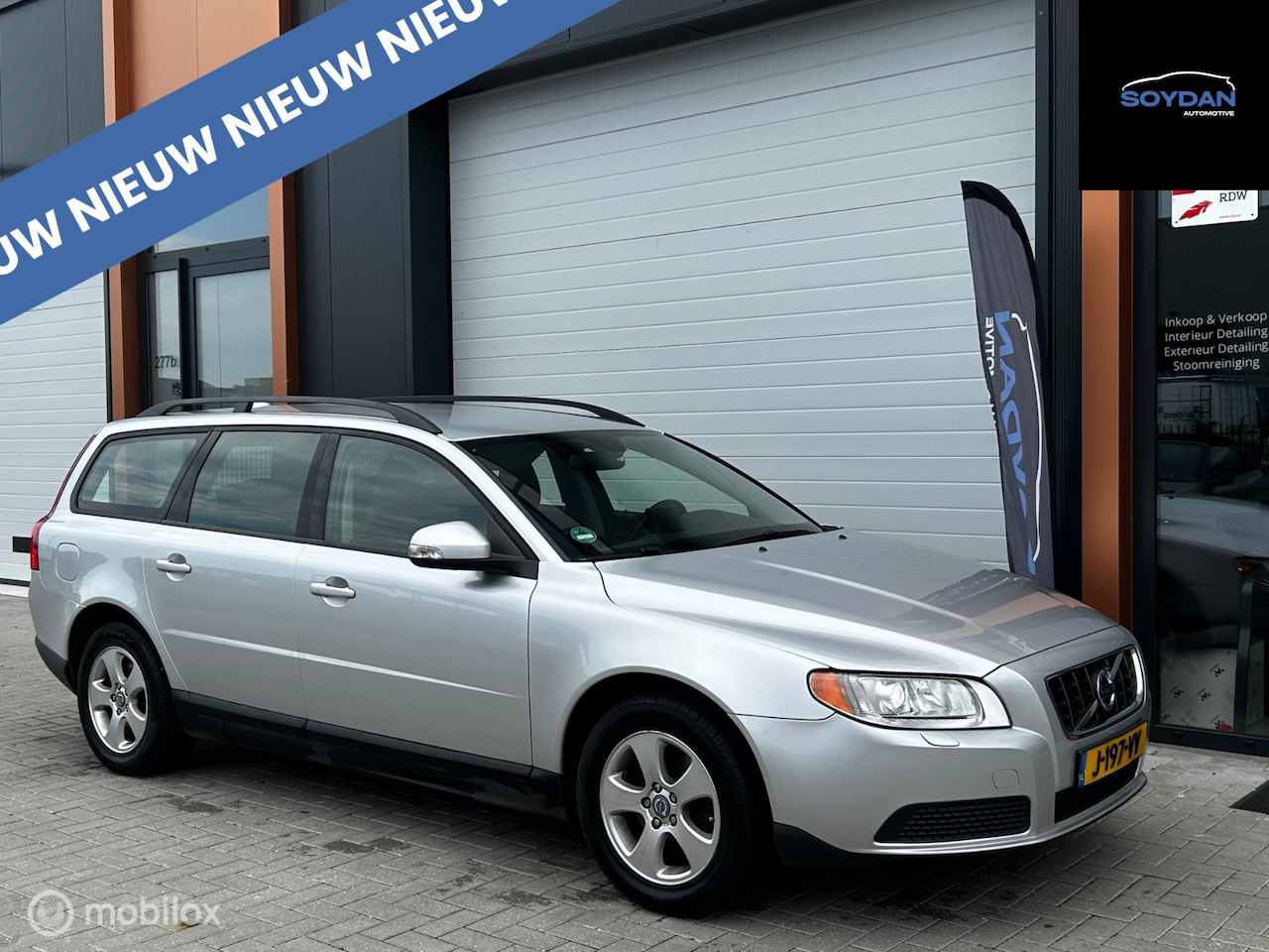Volvo V70 - 2.0 Momentum | HALF LEDER | CRUISE | CLIMA | - AutoWereld.nl