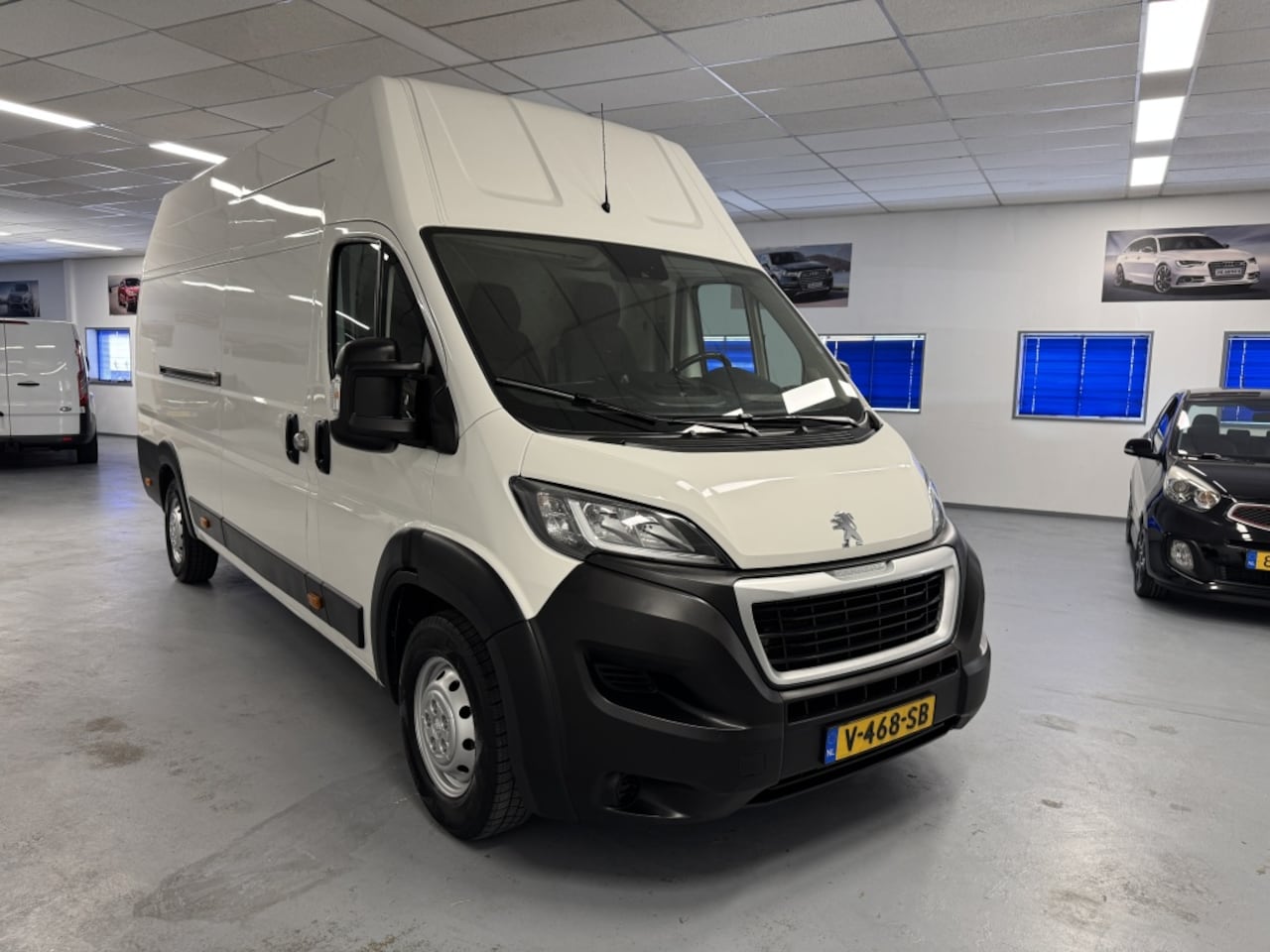 Peugeot Boxer - 435 2.0 HDI MAXI EURO6 L4/H3 - AutoWereld.nl