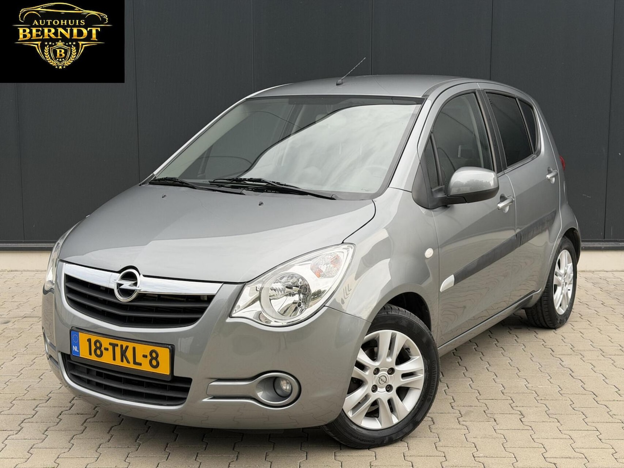 Opel Agila - 1.0 Edition Trekhaak Airco Nl auto Lage Km Stand - AutoWereld.nl