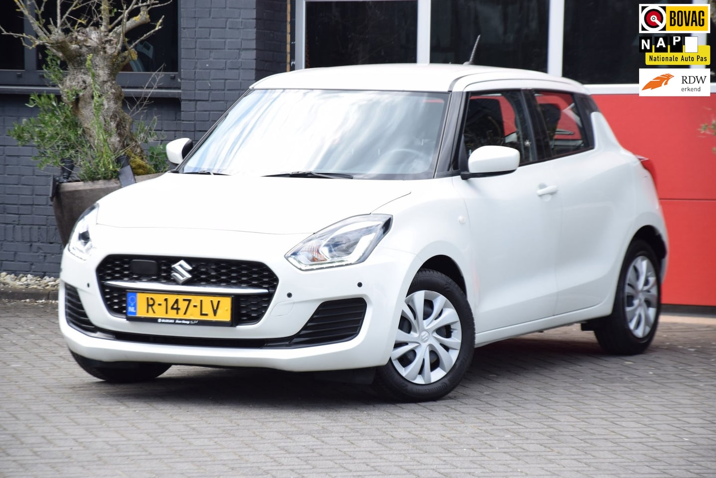 Suzuki Swift - 1.2 Comfort Smart Hybrid 2022 cruise control - AutoWereld.nl