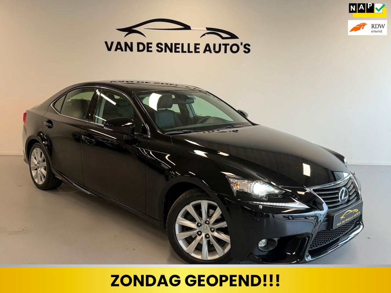 Lexus IS - 300h Hybrid Sport Edition DEALERONDERHOUDEN - AutoWereld.nl